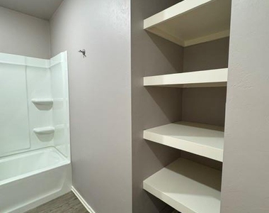 900 Coles Creek - Photo Thumbnail 8