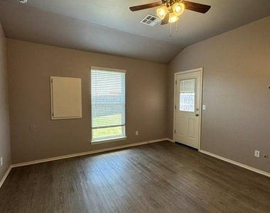 900 Coles Creek - Photo Thumbnail 10