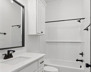 2433 Nw 179th Street - Photo Thumbnail 5