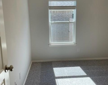 13309 Mesquite Trail - Photo Thumbnail 20