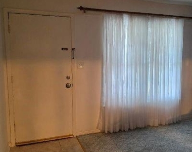 209 Helen Drive - Photo Thumbnail 5