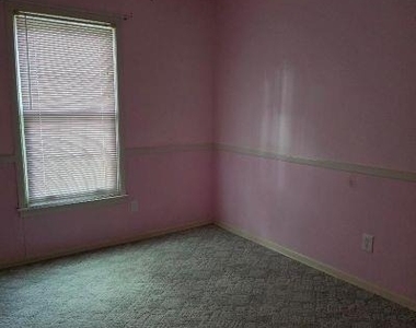 209 Helen Drive - Photo Thumbnail 7