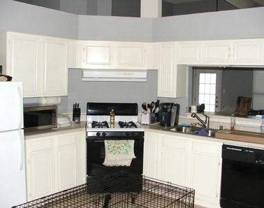 2105 Flamingo Drive - Photo Thumbnail 4