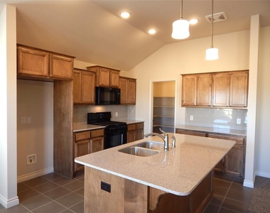 6905 Nw 157th Terrace - Photo Thumbnail 7