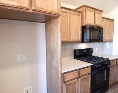 6905 Nw 157th Terrace - Photo Thumbnail 9
