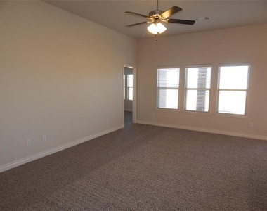 6905 Nw 157th Terrace - Photo Thumbnail 4