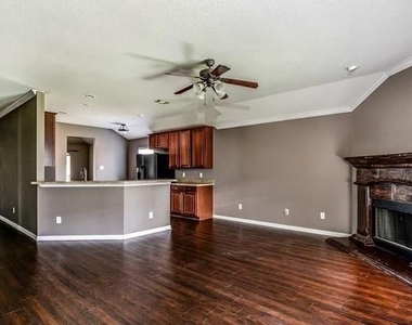 609 Piper Drive - Photo Thumbnail 3