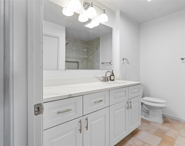 1317 Seabrook Drive - Photo Thumbnail 11