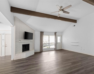 1317 Seabrook Drive - Photo Thumbnail 6