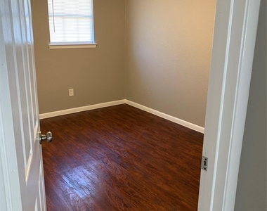 616 Mesquite Avenue - Photo Thumbnail 8