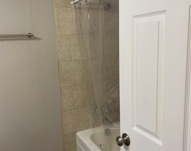 616 Mesquite Avenue - Photo Thumbnail 10