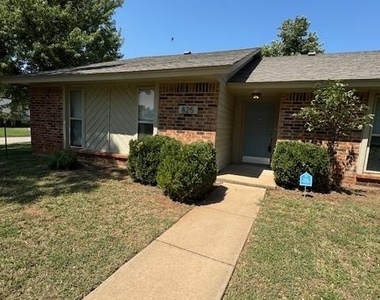825 Nw 138th Street - Photo Thumbnail 1