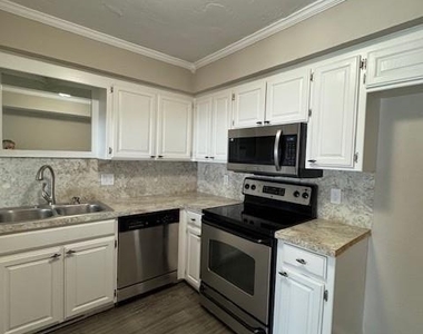 825 Nw 138th Street - Photo Thumbnail 8
