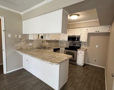 825 Nw 138th Street - Photo Thumbnail 7