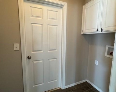 825 Nw 138th Street - Photo Thumbnail 10