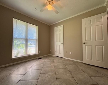 825 Nw 138th Street - Photo Thumbnail 12