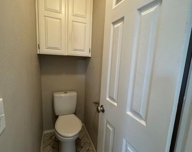 825 Nw 138th Street - Photo Thumbnail 22