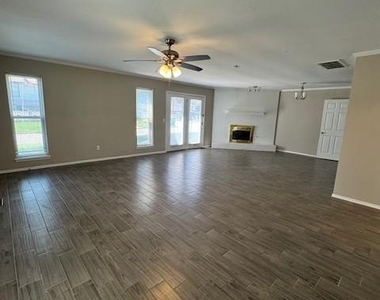 825 Nw 138th Street - Photo Thumbnail 3