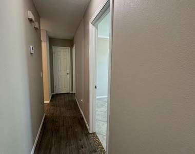 825 Nw 138th Street - Photo Thumbnail 11