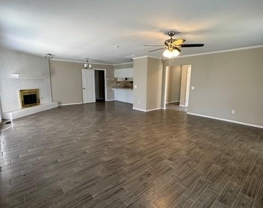825 Nw 138th Street - Photo Thumbnail 4
