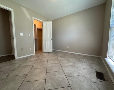 825 Nw 138th Street - Photo Thumbnail 13
