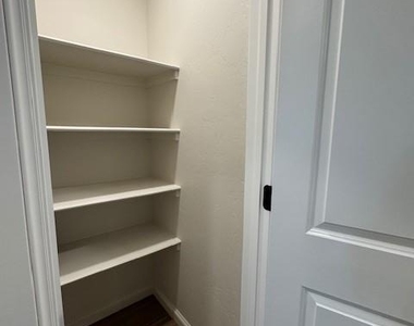 17604 Knox Farm Road - Photo Thumbnail 21