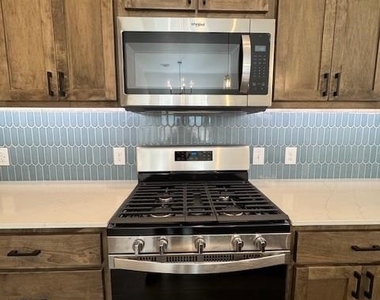 17604 Knox Farm Road - Photo Thumbnail 17