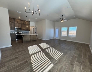 17604 Knox Farm Road - Photo Thumbnail 11