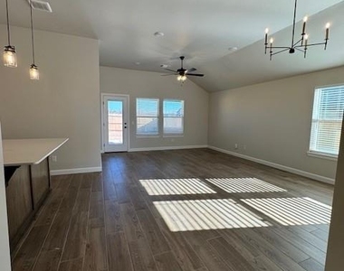 17604 Knox Farm Road - Photo Thumbnail 10