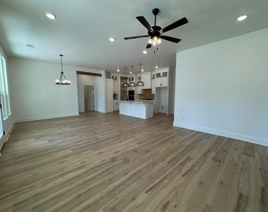 3017 James Way - Photo Thumbnail 11