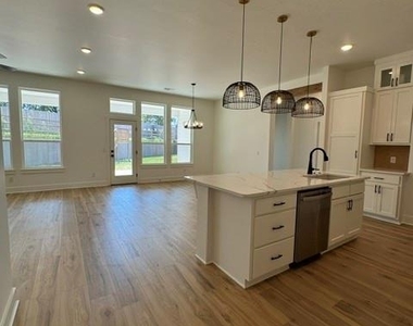 3017 James Way - Photo Thumbnail 9