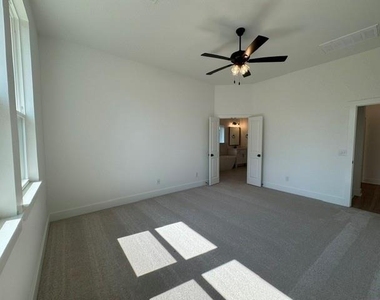 3017 James Way - Photo Thumbnail 20