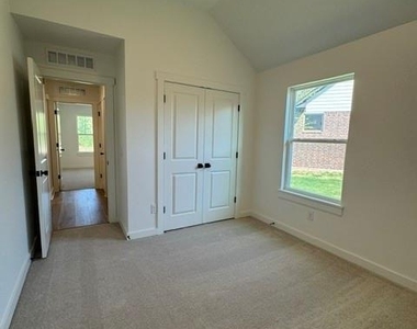 3017 James Way - Photo Thumbnail 8