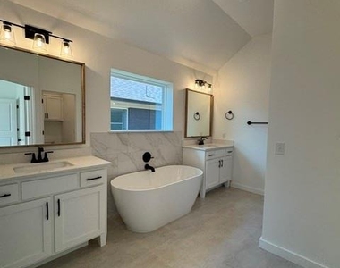 3017 James Way - Photo Thumbnail 21