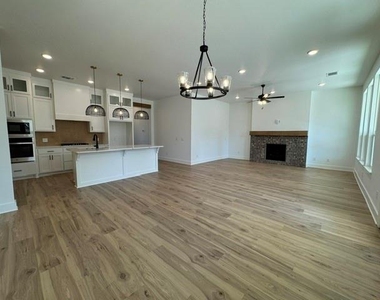 3017 James Way - Photo Thumbnail 10