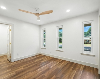 8570 Sweetwood Drive - Photo Thumbnail 24