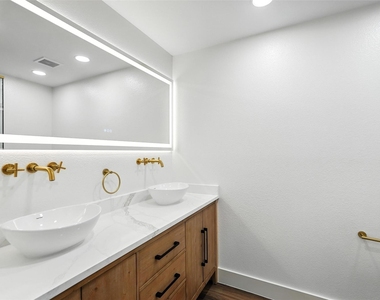 8570 Sweetwood Drive - Photo Thumbnail 16