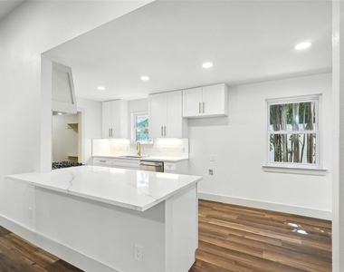 8570 Sweetwood Drive - Photo Thumbnail 7