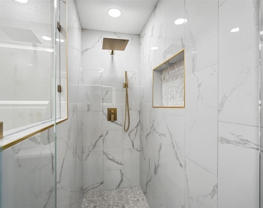 8570 Sweetwood Drive - Photo Thumbnail 17