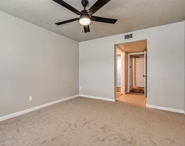 1725 E Lindsey Street - Photo Thumbnail 16