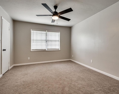 1725 E Lindsey Street - Photo Thumbnail 15