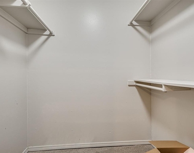 1725 E Lindsey Street - Photo Thumbnail 18