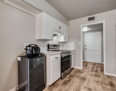 1725 E Lindsey Street - Photo Thumbnail 11