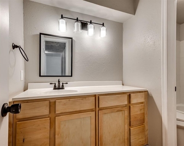 1725 E Lindsey Street - Photo Thumbnail 24