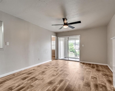 1725 E Lindsey Street - Photo Thumbnail 6