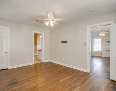 2604 Wayside Avenue - Photo Thumbnail 10
