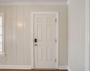 2604 Wayside Avenue - Photo Thumbnail 4
