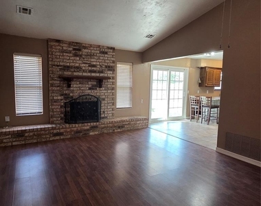 1012 Cooper Lane - Photo Thumbnail 3