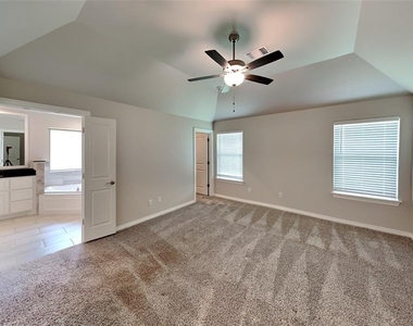 18801 Grove Parkway - Photo Thumbnail 6