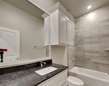 18801 Grove Parkway - Photo Thumbnail 18